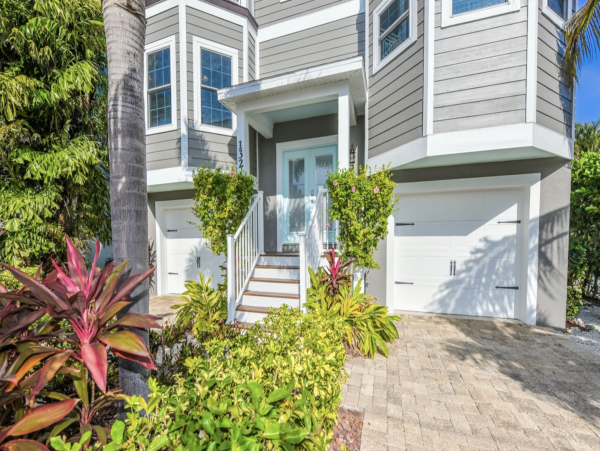 6 Bedroom No Roads to Cross to Beach Anna Maria Rental